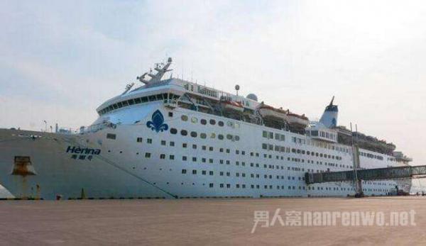 中国游客拒绝下船