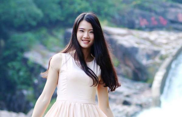 男孩应该怎样追女孩子，她才会把手放到你手心里1