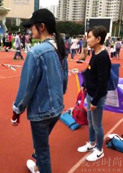 杨幂刘恺威亲子运动会