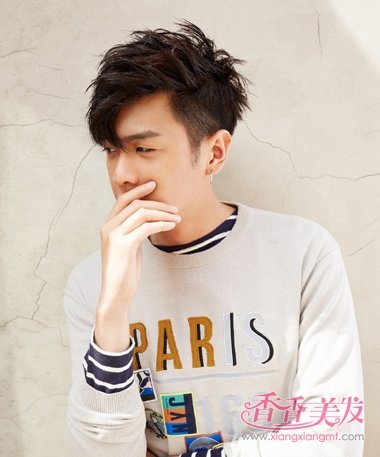 你还在关注张若昀的大胸吗？ 他的时尚偏梳男生短发发型早已刷爆朋友圈