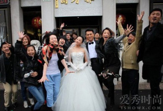 户外风的靳东李佳结婚照