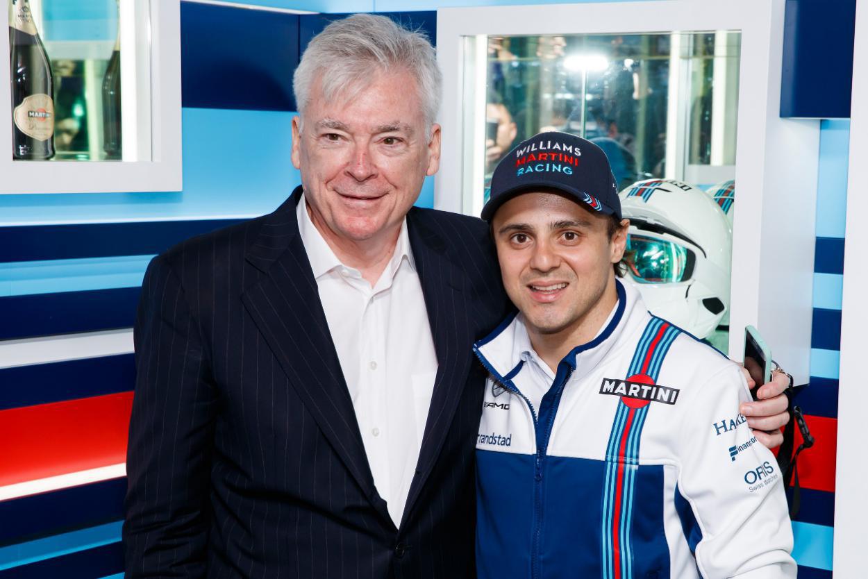 Mike Dolan先生与著名车手Felipe Massa