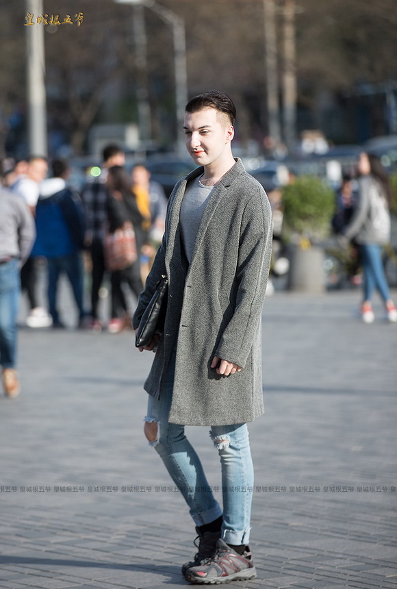 北京最新时尚街拍，各路潮人个个穿着前卫时髦