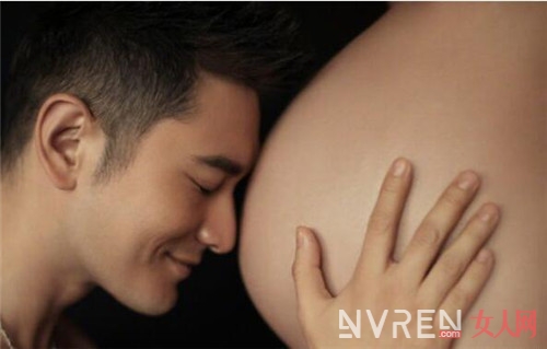 黄晓明晒baby孕照 感叹：全世界的妈妈都是最伟大的