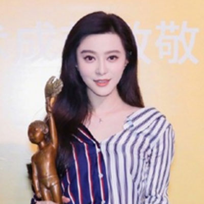 在颁发最佳女主角奖项时