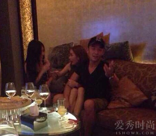 郑凯夜店小王子混迹夜场