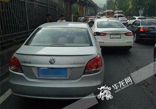 豪车被刮
