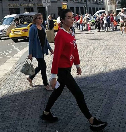 迪丽热巴大长腿