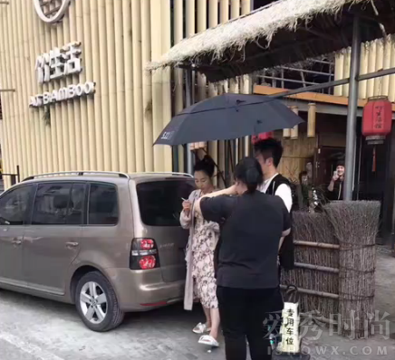 白百何抽烟