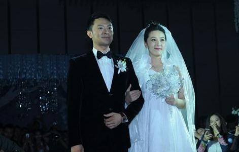 印小天遭妻子骗婚 损失千万至今无法见儿子 网友直呼心疼