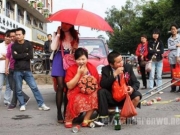 央视批＂闹婚乱象＂ 闹婚何时变了味儿？
