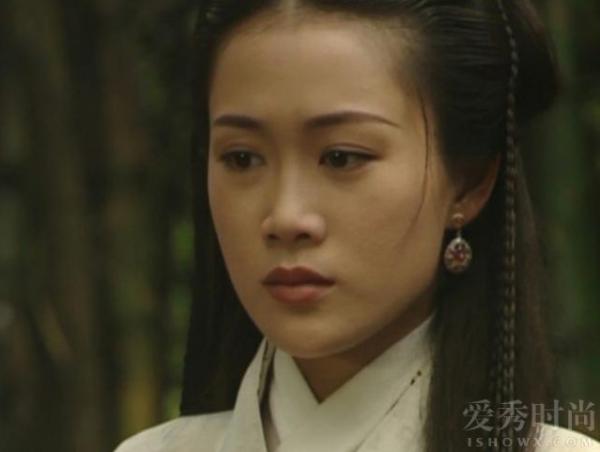 梁小冰照片