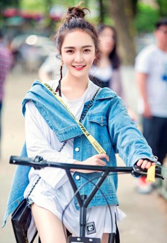 《中餐厅》最后一位嘉宾曝光 93年的靳梦佳被力捧1