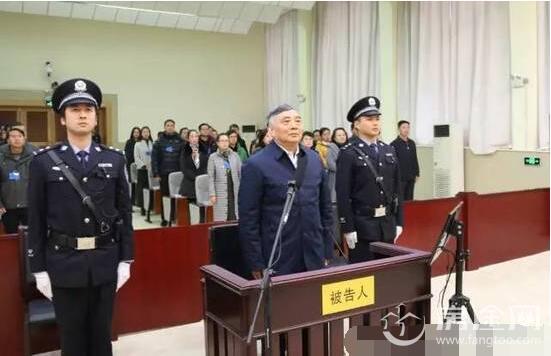 女科长比老虎狠 8年贪污近3700万赶超52只大老虎 她到底为何疯狂？