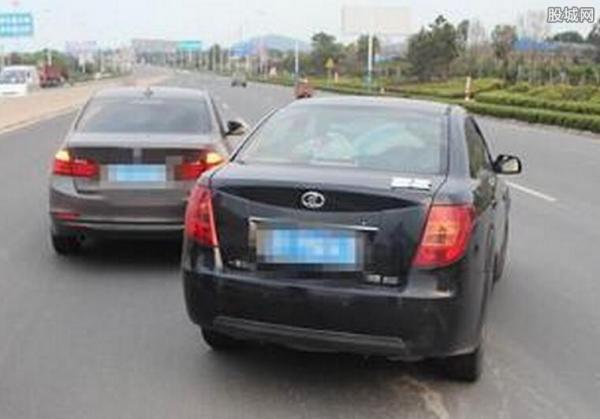 故意别车