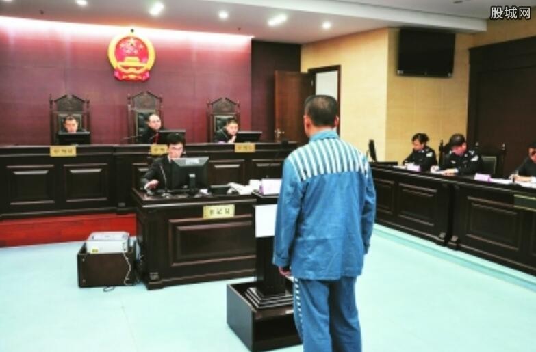 男子下药毒害父亲