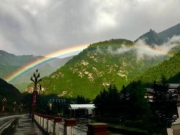 九寨沟现双彩虹 一场雨过后的双彩虹奇景呈现整个部落