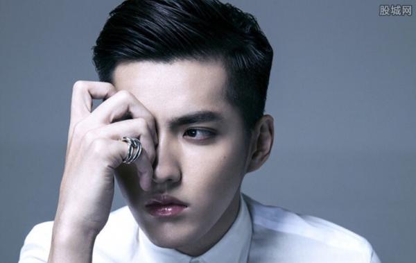 吴亦凡原名李嘉恒