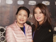 中餐厅赵薇妈妈崔新琴 揭秘崔新琴和赵薇背后的关系