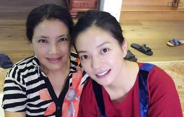 中餐厅赵薇妈妈崔新琴
