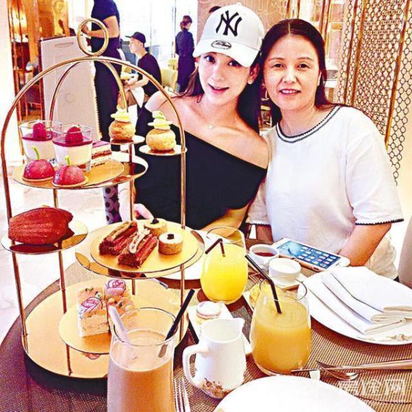 郭富城让方媛剖腹产 被曝找高人择日香港开刀 提早产期到8月底竟为这个…