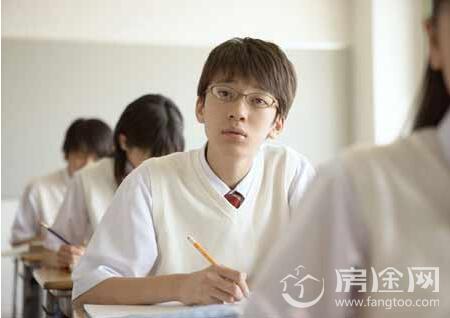 人妻女老师诱奸6年级男学生