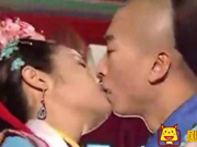 林周撕逼多年，最全始末！被他强行舌吻，还得谢他护自己“不被开除”之恩？
