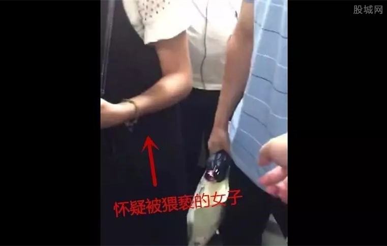 地铁痴汉猥亵女生视频