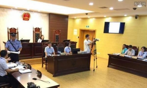 男孩骑小黄车身亡