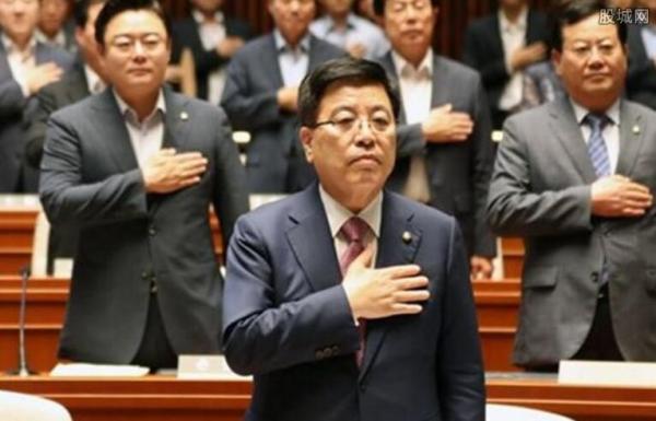 要求美国部署核武