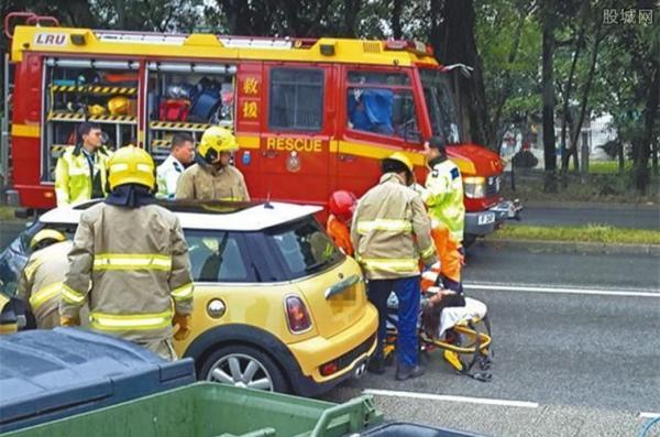 妻女车内离奇死亡