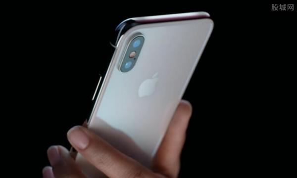 黄牛称iPhone8订单火爆