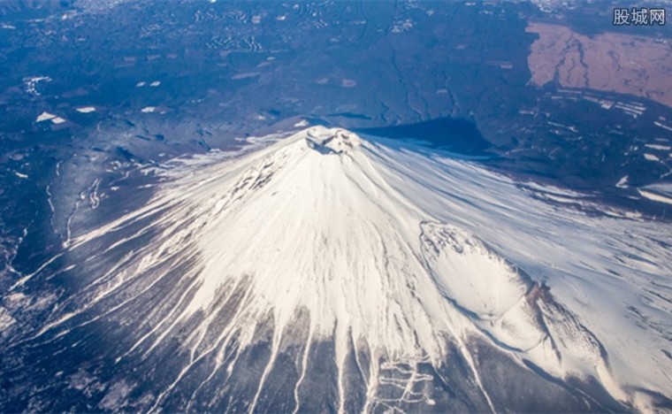 富士山火山口