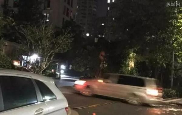 不让玩手机跳楼身亡