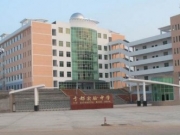 男生举报学校补课遭劝退 校方：他或有心理问题