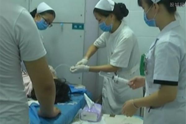 孕妇自杀被送医抢救