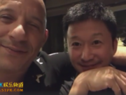 范·迪塞尔与吴京拼酒 疑似商谈合作电影