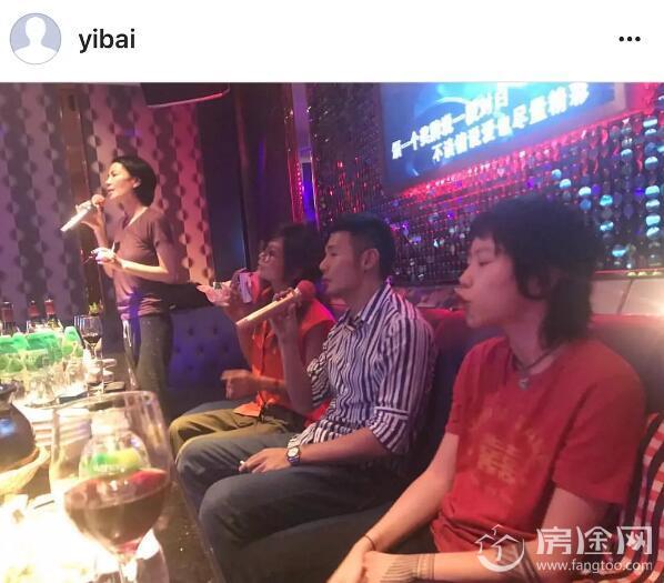 王菲母女和李荣浩同唱K