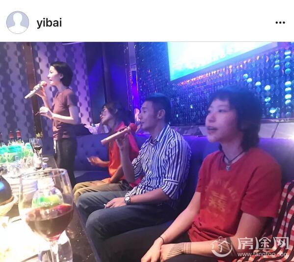 王菲母女和李荣浩同唱K