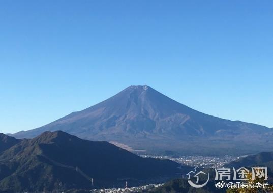 富士山顶积雪被吹没 富士山秃了原来是22号台风惹得祸