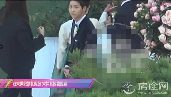 宋仲基宋慧乔现身婚礼彩排