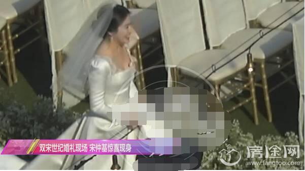 宋仲基宋慧乔现身婚礼彩排