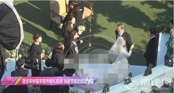 宋仲基宋慧乔现身婚礼彩排