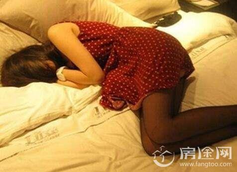女子一月微信约两男开房