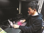 北京理工大学的学生们把宿舍改造成太空舱满满的黑科技