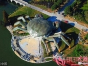 阳澄湖畔现超级大闸蟹 中国版的蟹堡王