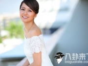 梁咏琪出席品牌活动母性大发 透露女儿最爱公主风