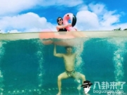 李晟李佳航泳池自拍 逗比夫妻搞怪pose