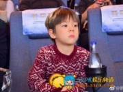 辣妈霍思燕晒游玩照 嗯哼大王和鸽子成好朋友