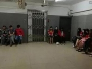 广东一居民区藏卖淫窝点 24人涉黄被捕